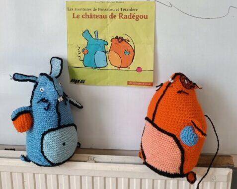 TETANLERE et PENSATOU sont les mascottes de cette année "SPORT" à l'école chez les Maternelles, grâce à mamie HUGUETTE qui nous les a confectionnées!